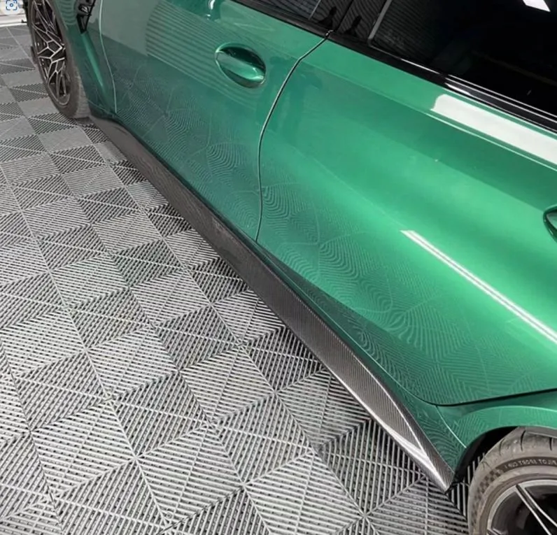 Carbon fibre side skirts for G8X